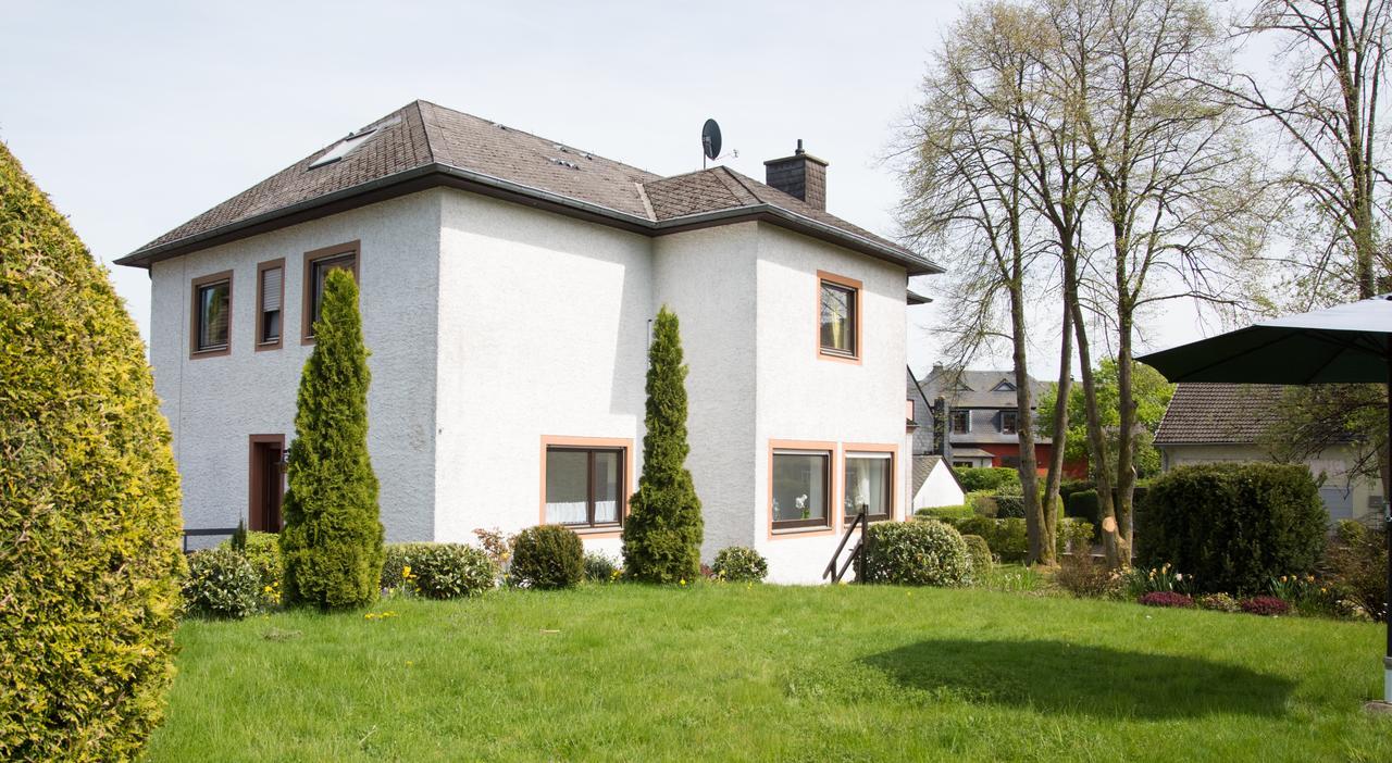 Bed and Breakfast Altes Forsthaus à Manderscheid Extérieur photo
